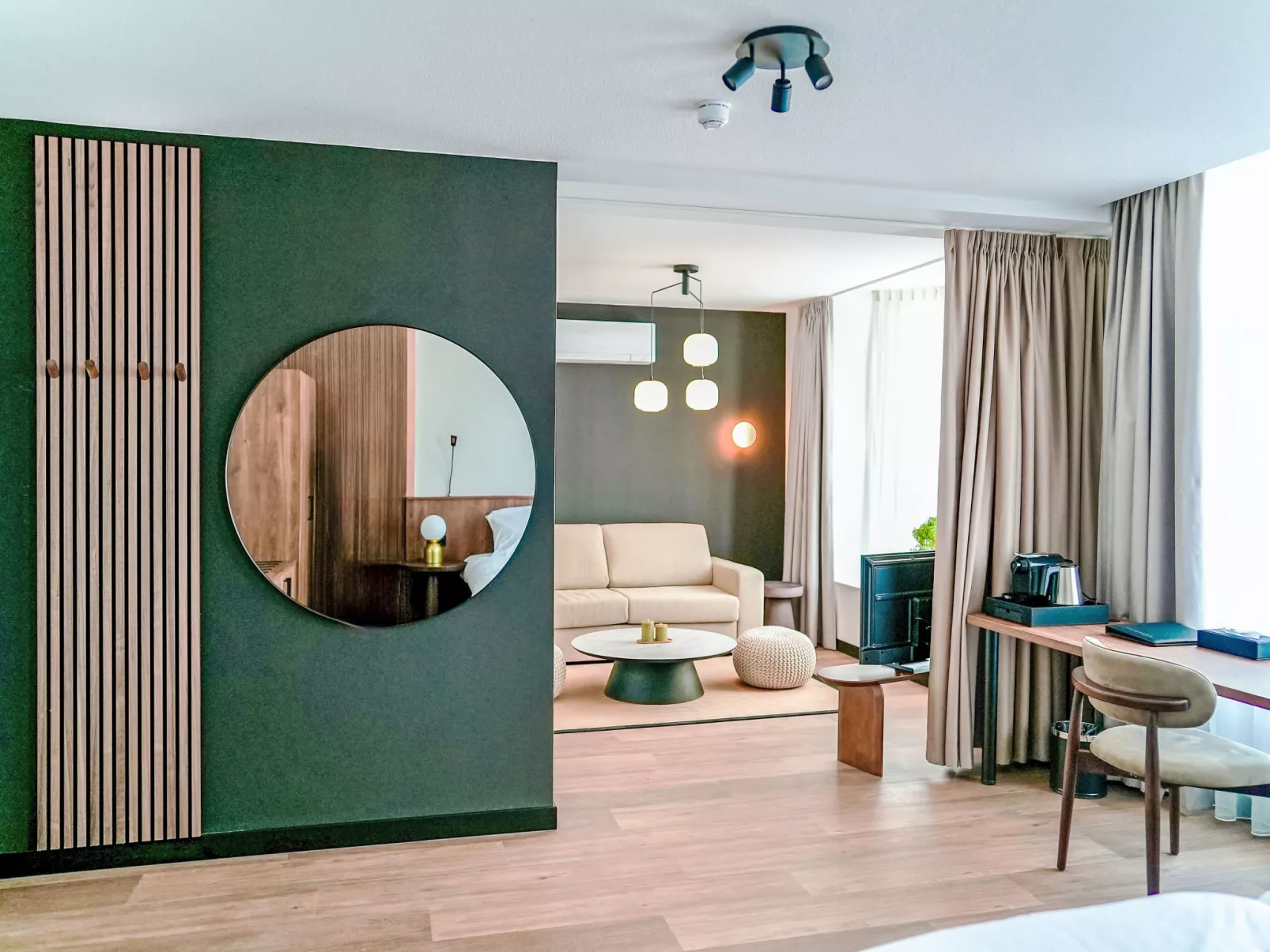 Zen Kitchen & Boutique Hotel-Inside
