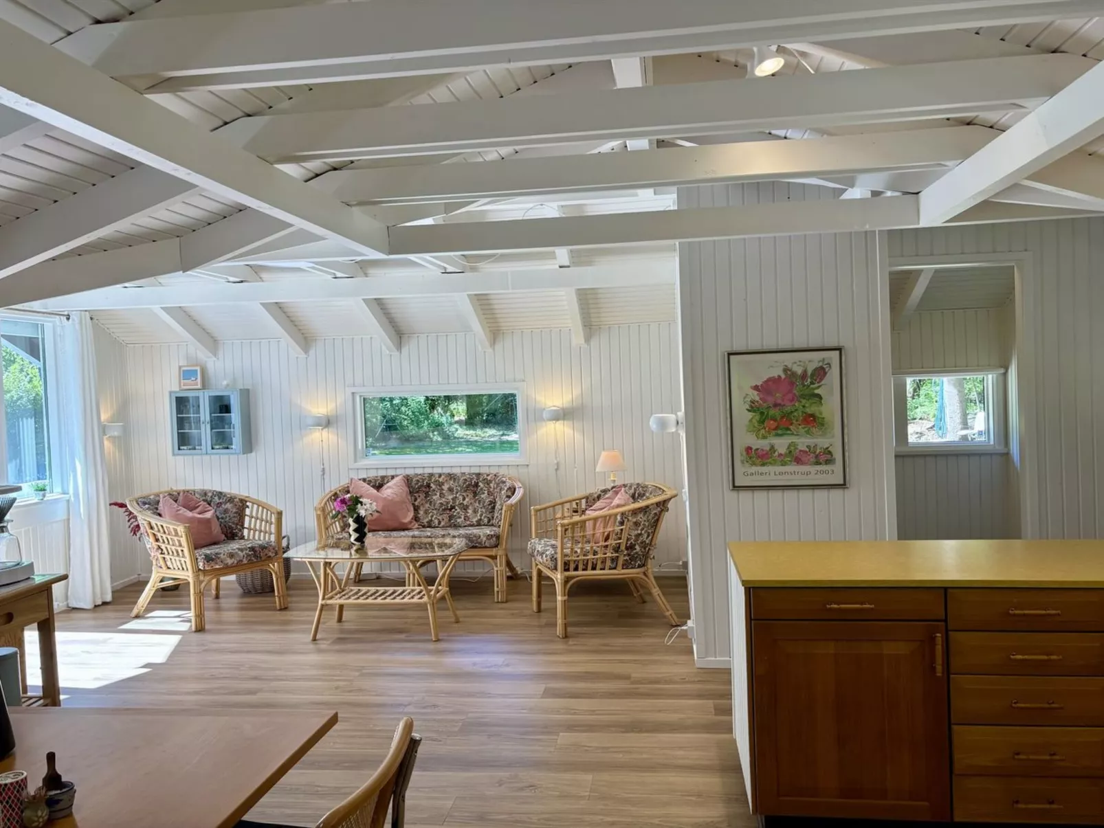"Singa" - 1.5km from the sea-Inside