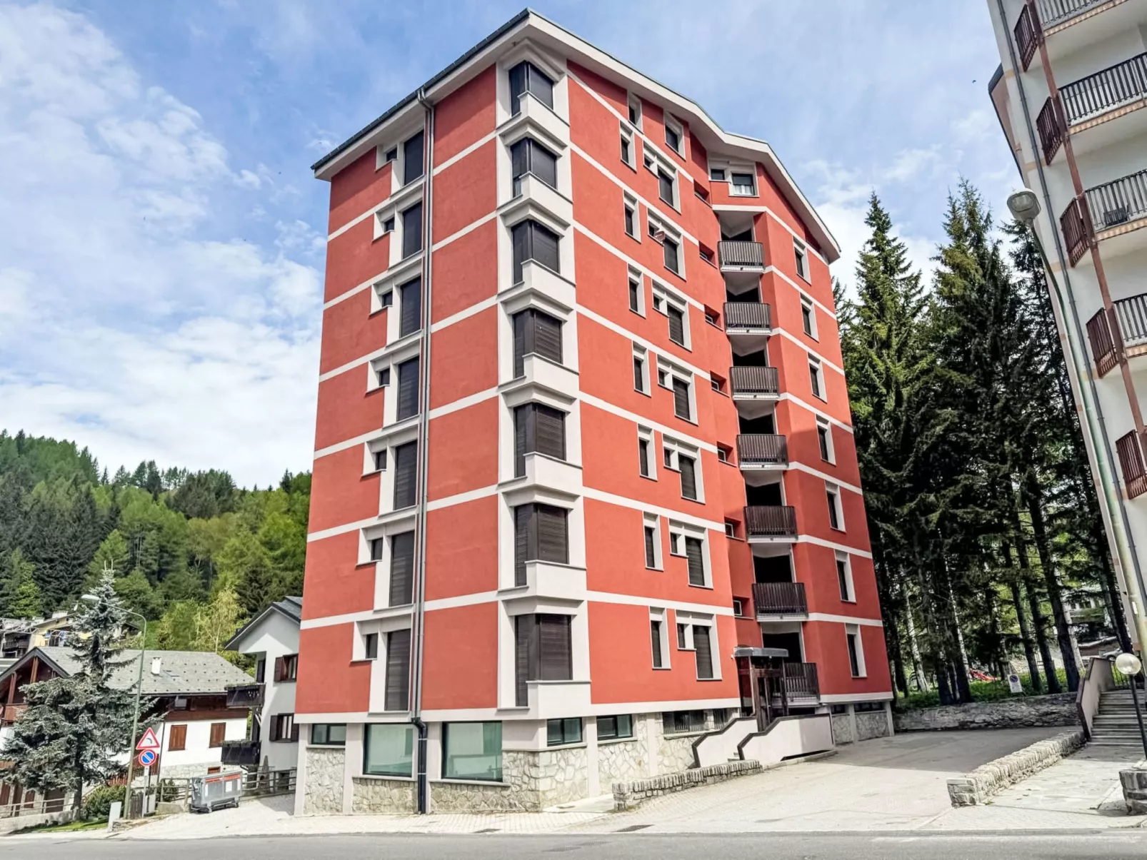 Mater Studio Flat-Outside