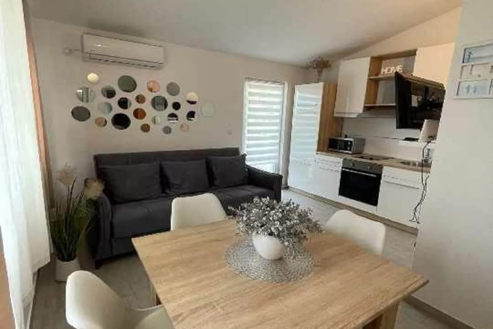 Apartments J&M 2- One Bedroom Apartment with Sea View
