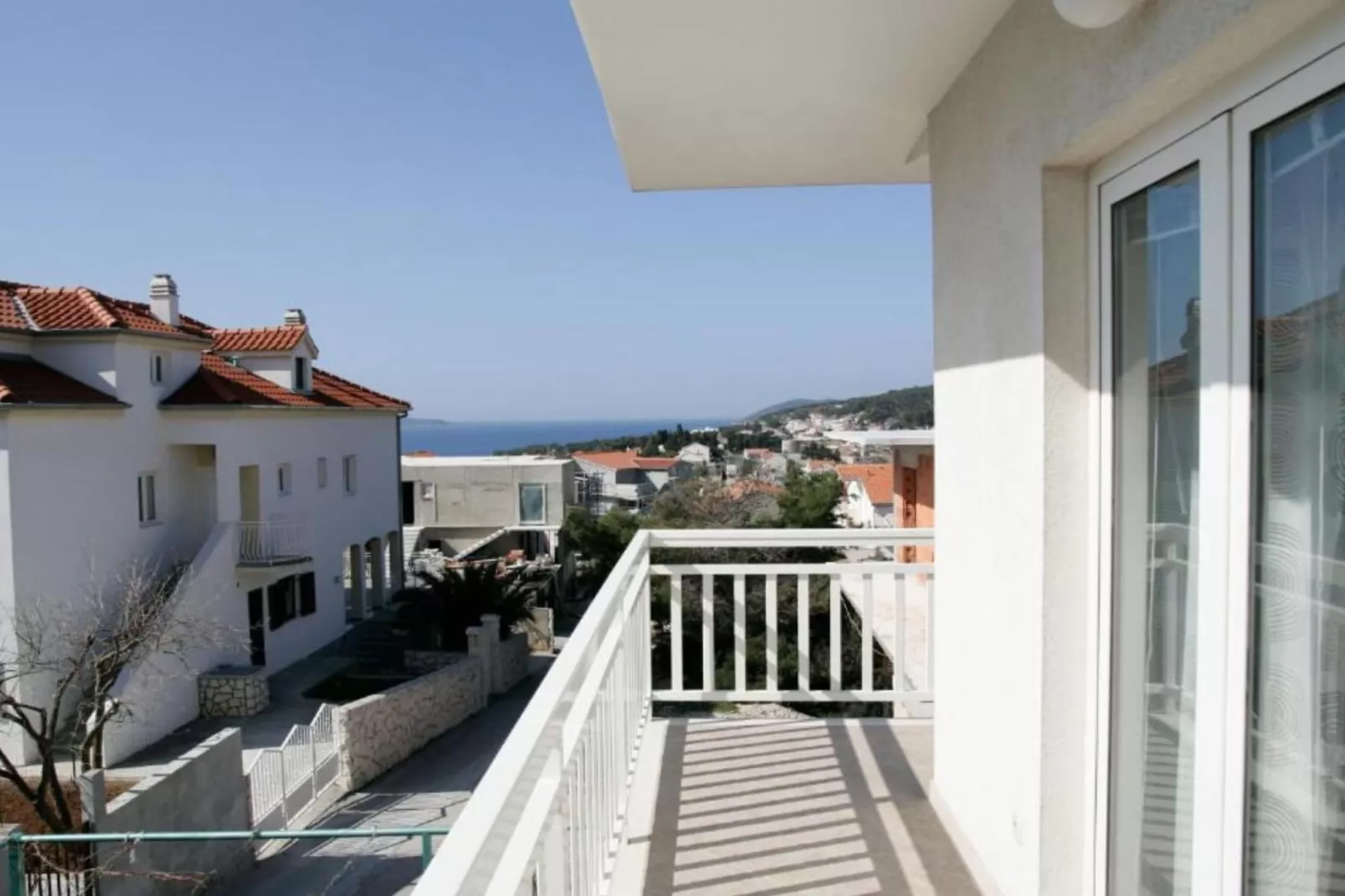 Apartments Trogrlić - Two-Bedroom Apartment with Balcony and Sea View