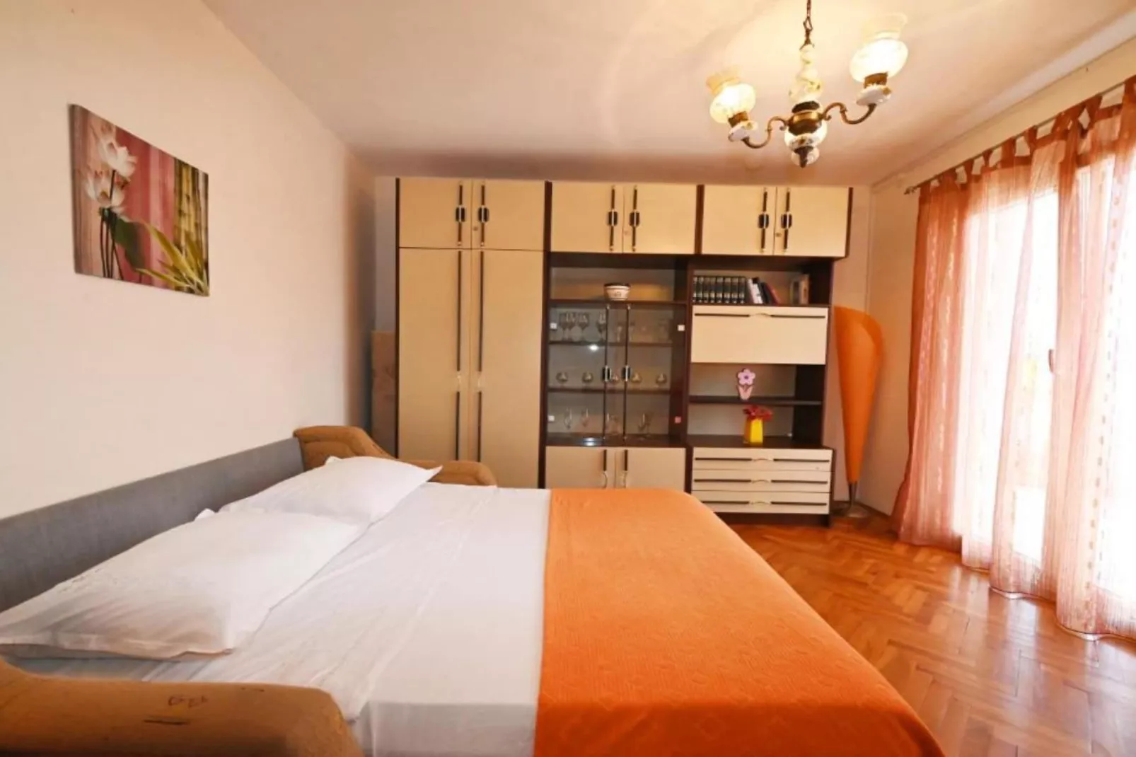 Apartments Mihovilović - 50 m from beach - Two Bedroom Apartment with Balcony and Sea View (A2)-Chambre