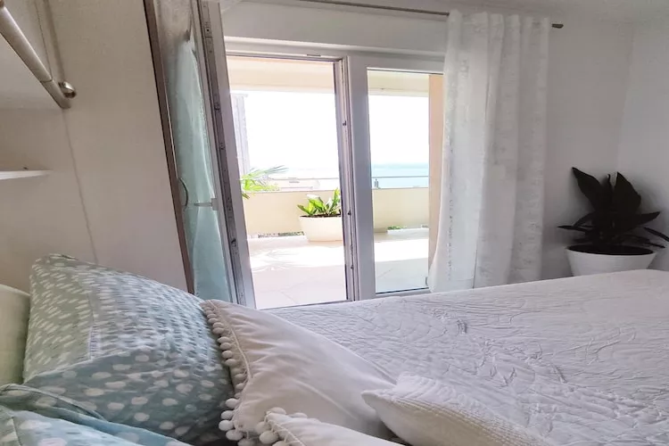Apartment Ana with a partial sea view - Two Bedroom Apartment with Balcony and a Partial Sea View-Bedroom