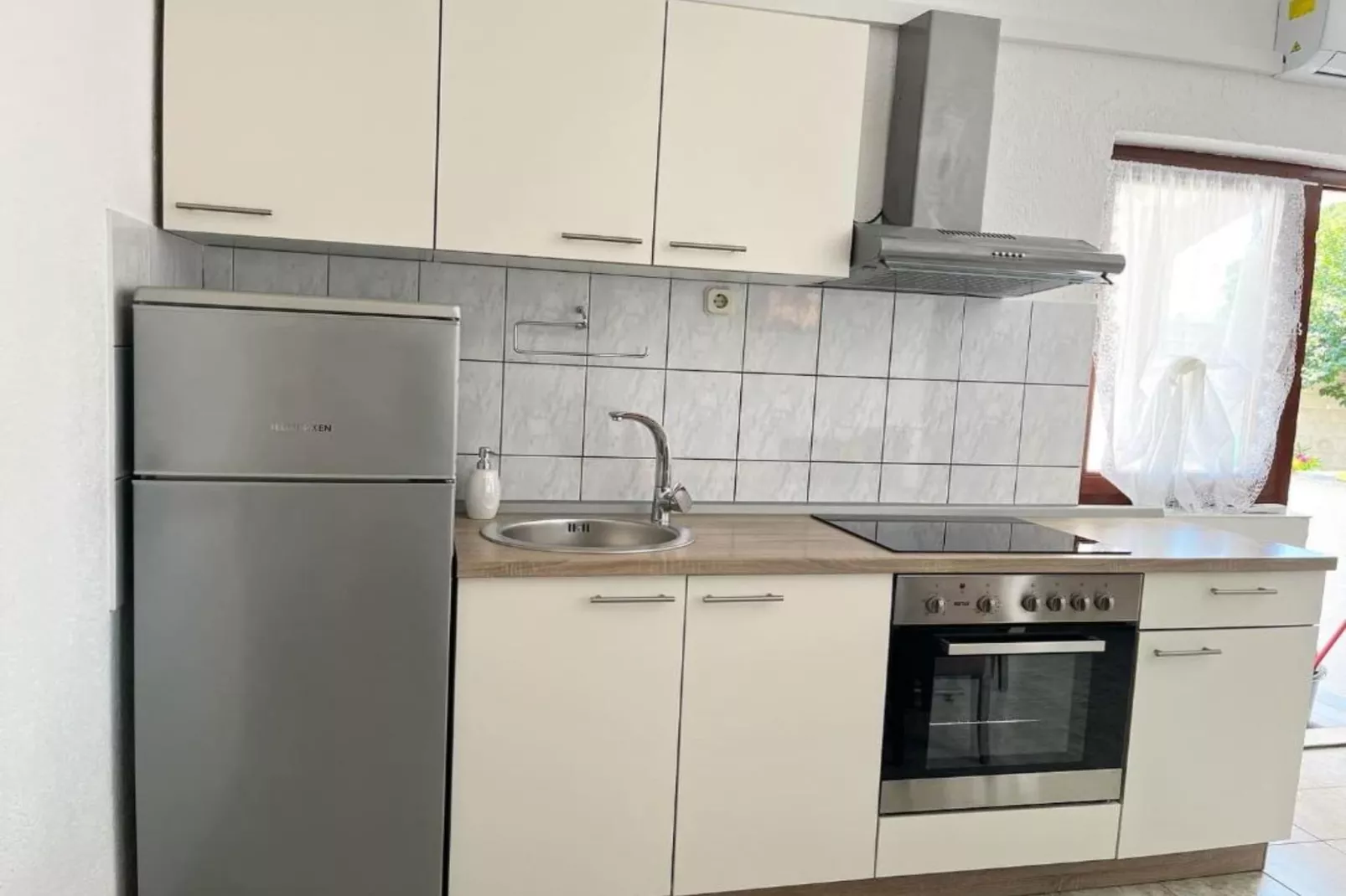 Apartments Fortuna - One Bedroom Apartment with Balcony (3)-Kitchen