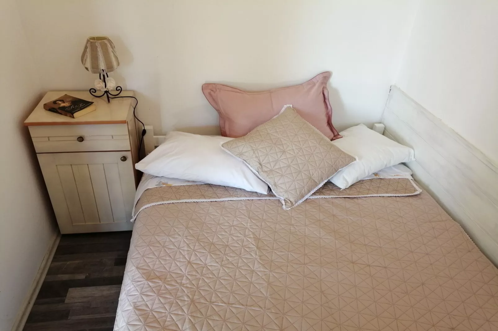 Apartment Serene - One Bedroom Apartment with Terrace