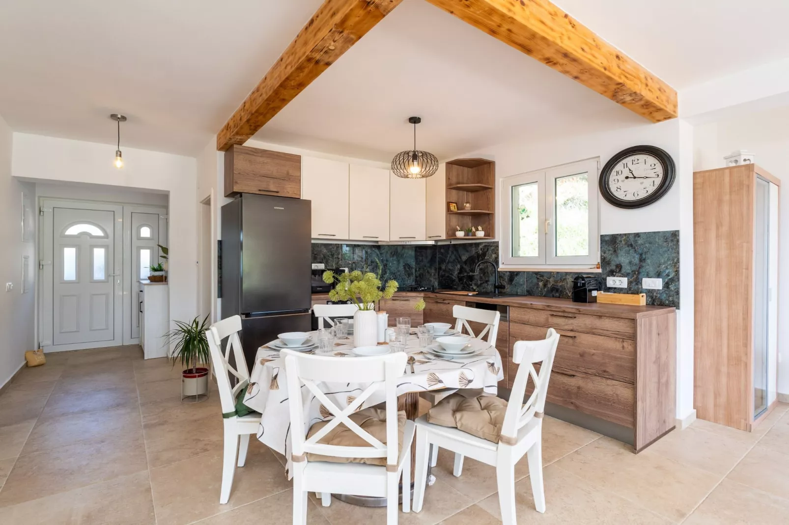 Apartment Bella Vista - Two Bedroom Apartment with Sea View-Dining room