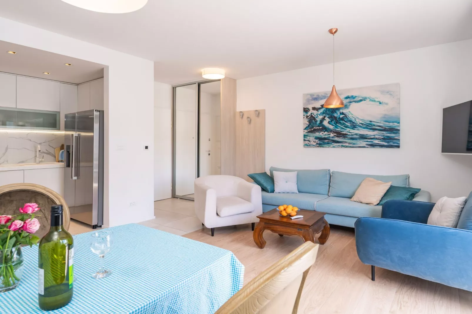 Apartment Marcus Mai - Two Bedroom Apartment with Balcony-Salon