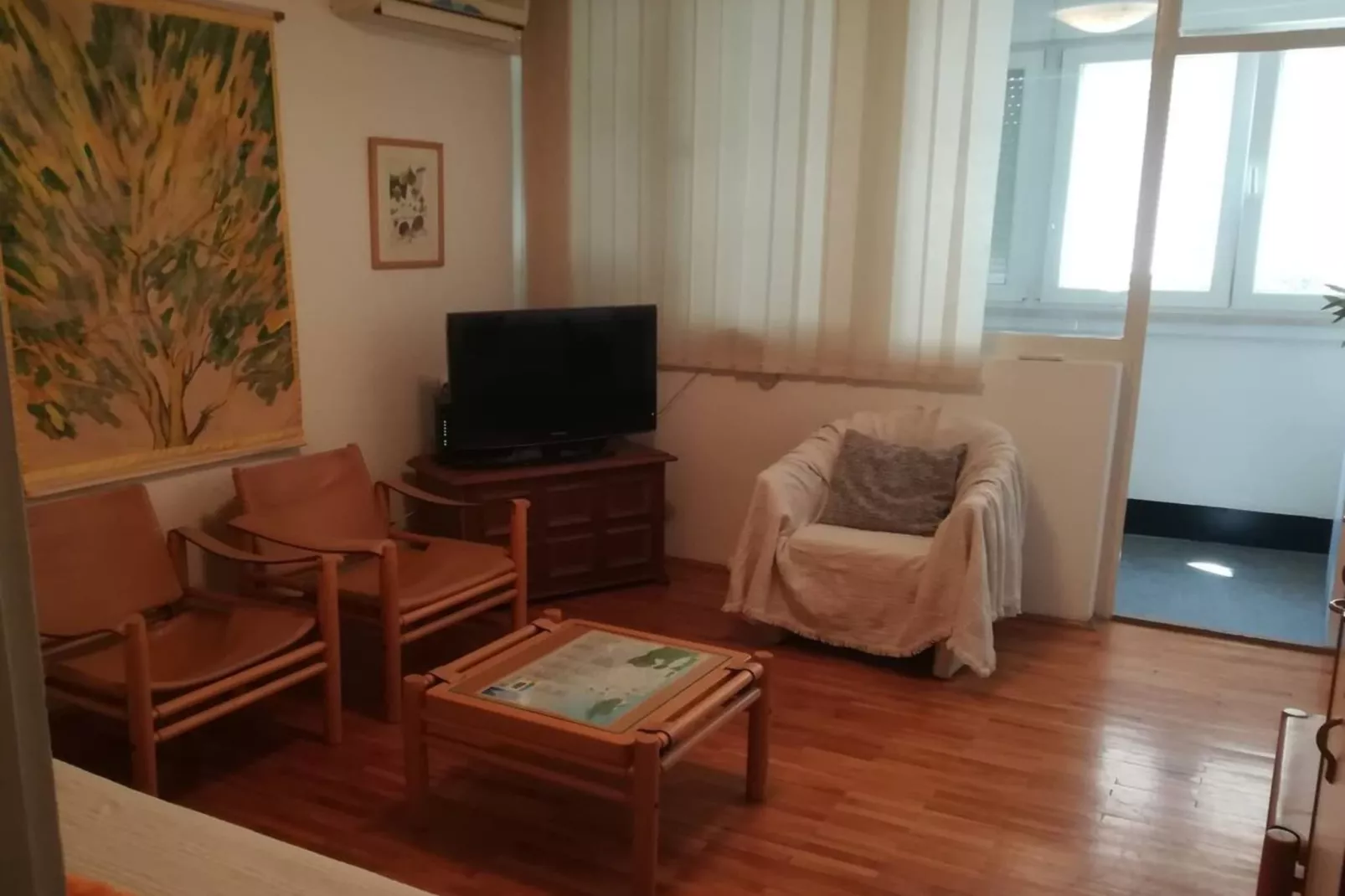 Friendly Well Located Family Apartment - One bedroom apartment-Salon