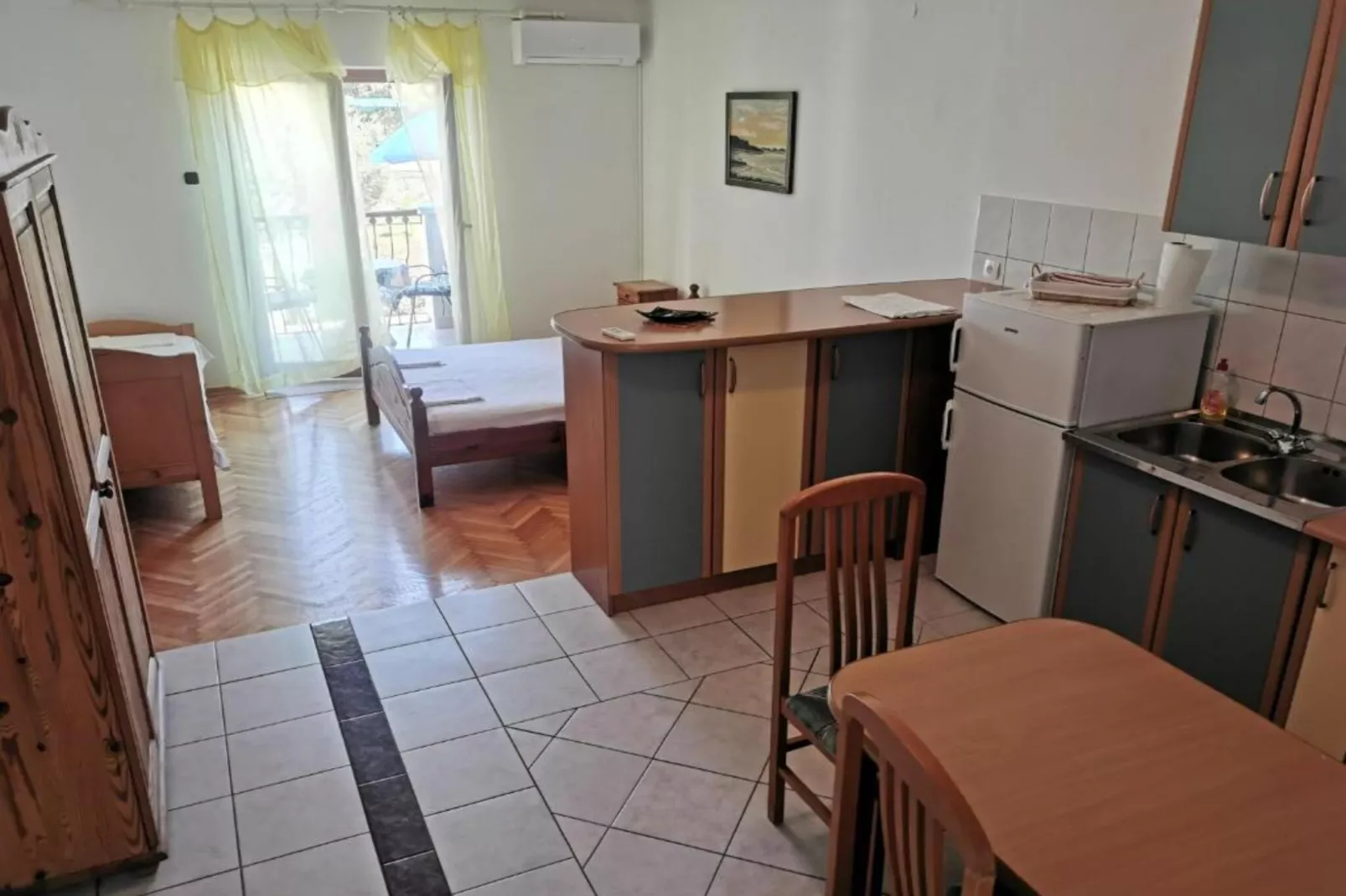 Apartments White House - Two Bedroom Apartment with Terrace 1-Dining room