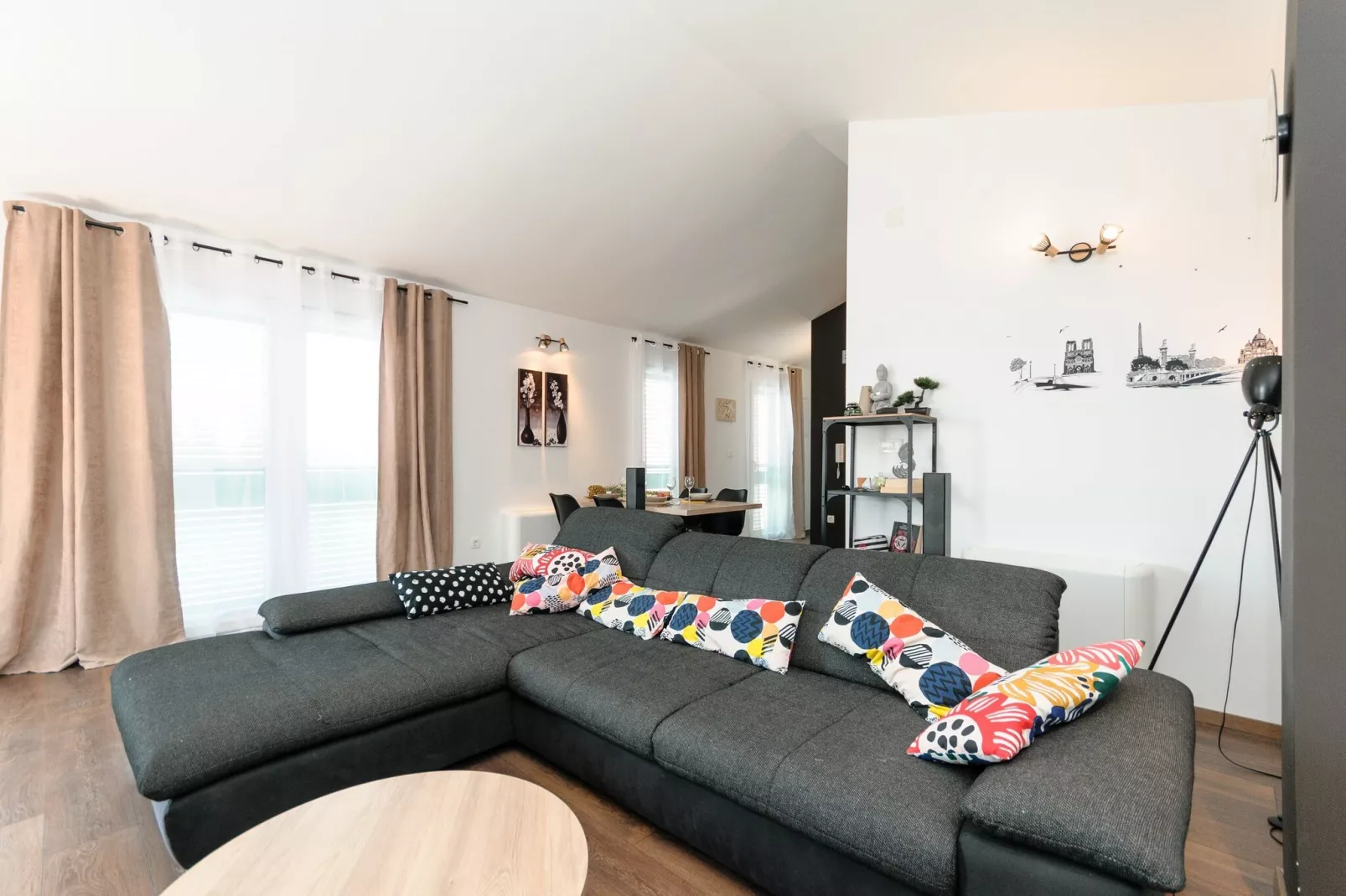 Luxury Villa with Heated Pool, Terrace, and Outdoor Amenities for Relaxation - Five Bedroom Villa-Living room