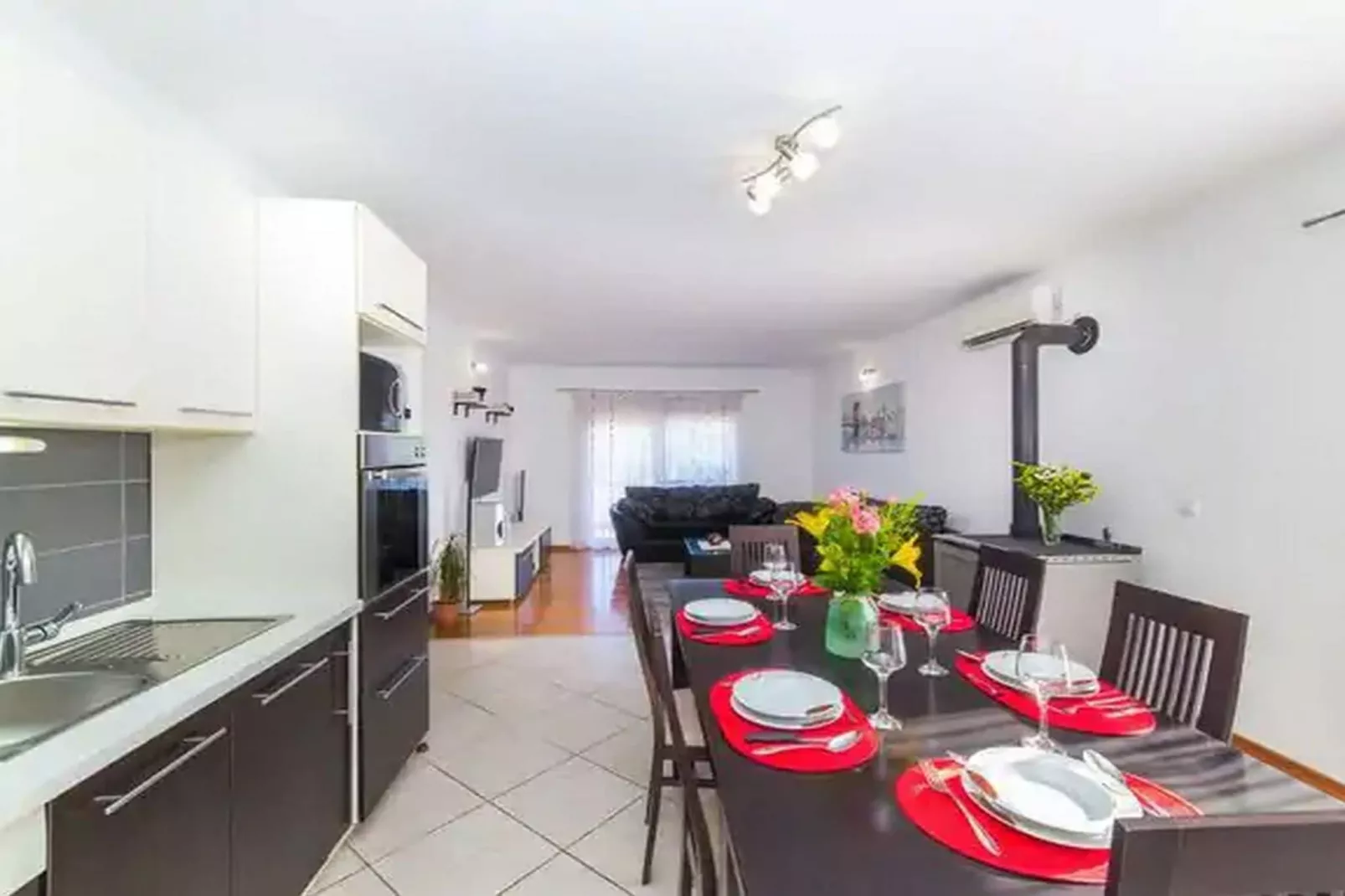 Three Bedroom Holiday Home-Cuisine