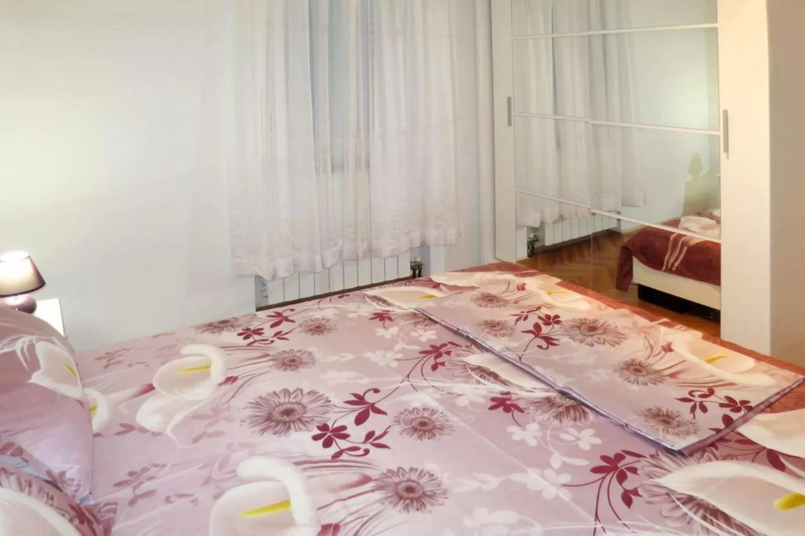 Sea-View Apartments with Pool, Terrace, and Outdoor Lounge in Scenic Čiovo Island - Comfort One Bedroom Apartment (Sollis III)-Chambre