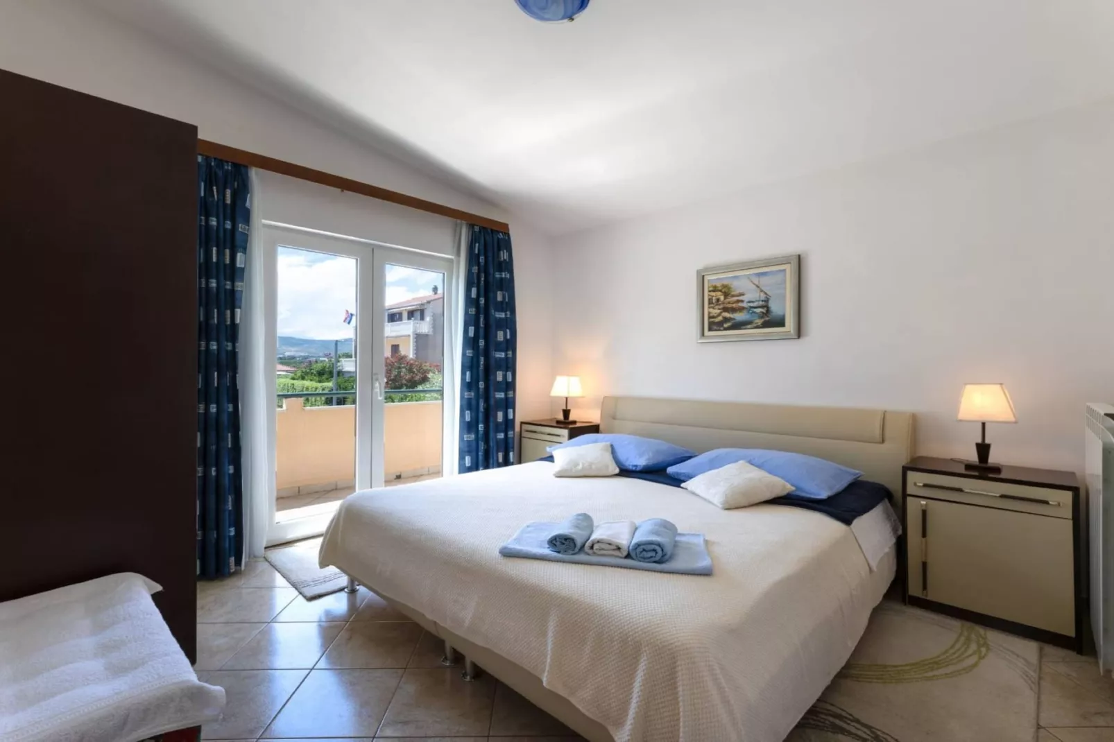 Bright and Spacious Apartment with Terrace in Kastel Stafilic - Two Bedroom Apartment with Terrace-Chambre
