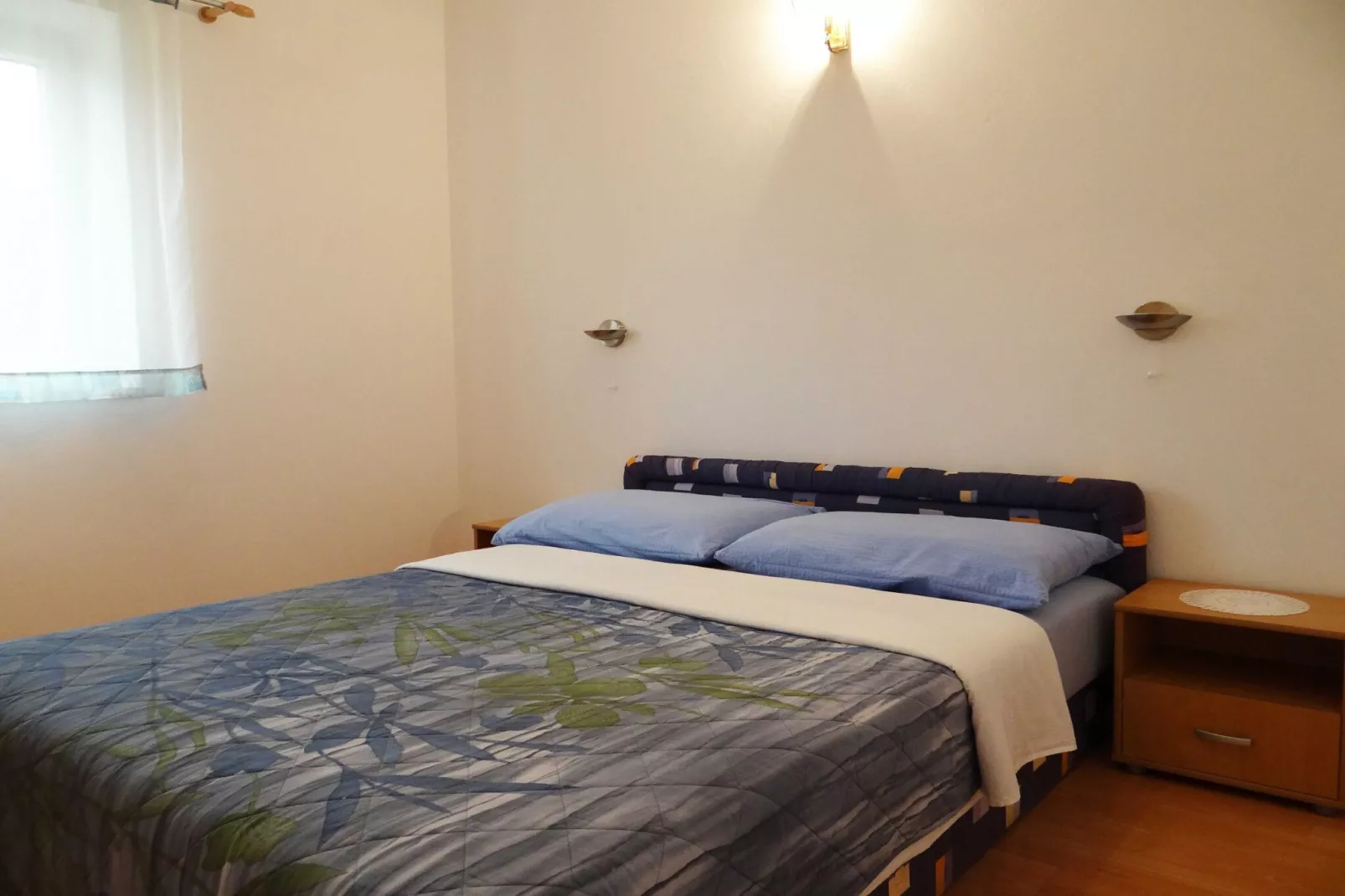 Bright Krk Apartment with Balcony and Beach Proximity - One Bedroom Apartment