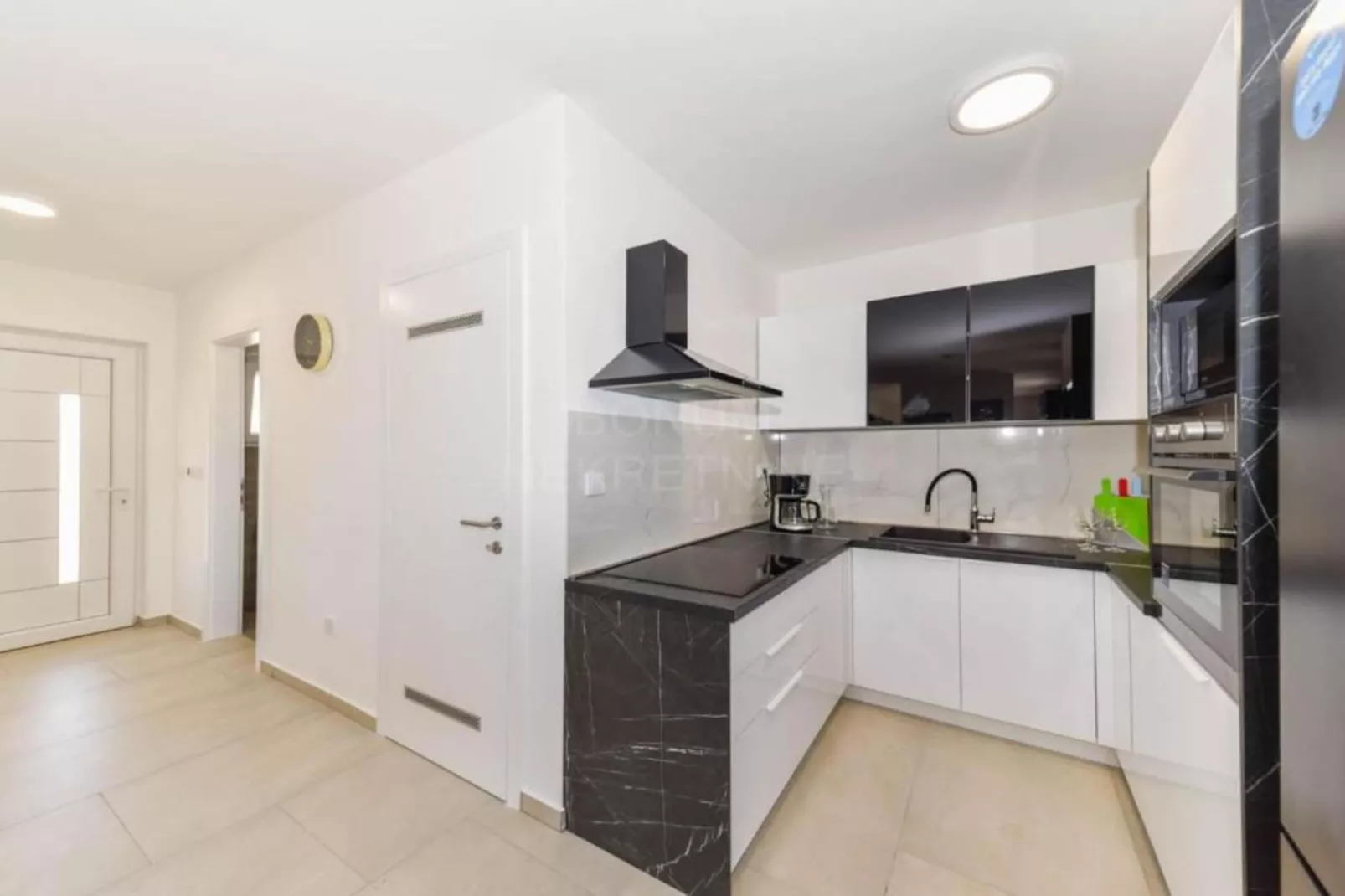 Villa Sunrise with Outdoor Pool - Four Bedroom Villa with Pool-Cuisine