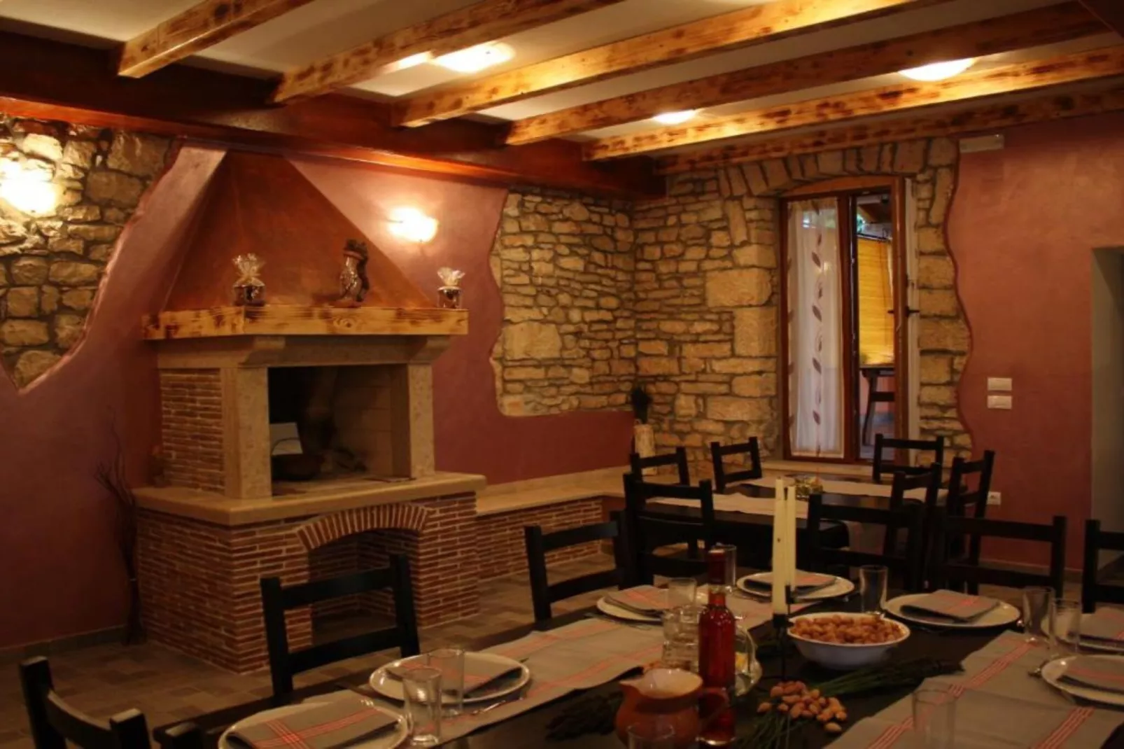 Authentic Istrian Holiday Home for Unforgettable Stays - Three Bedroom Holiday Home with Private Pool-Salle à manger