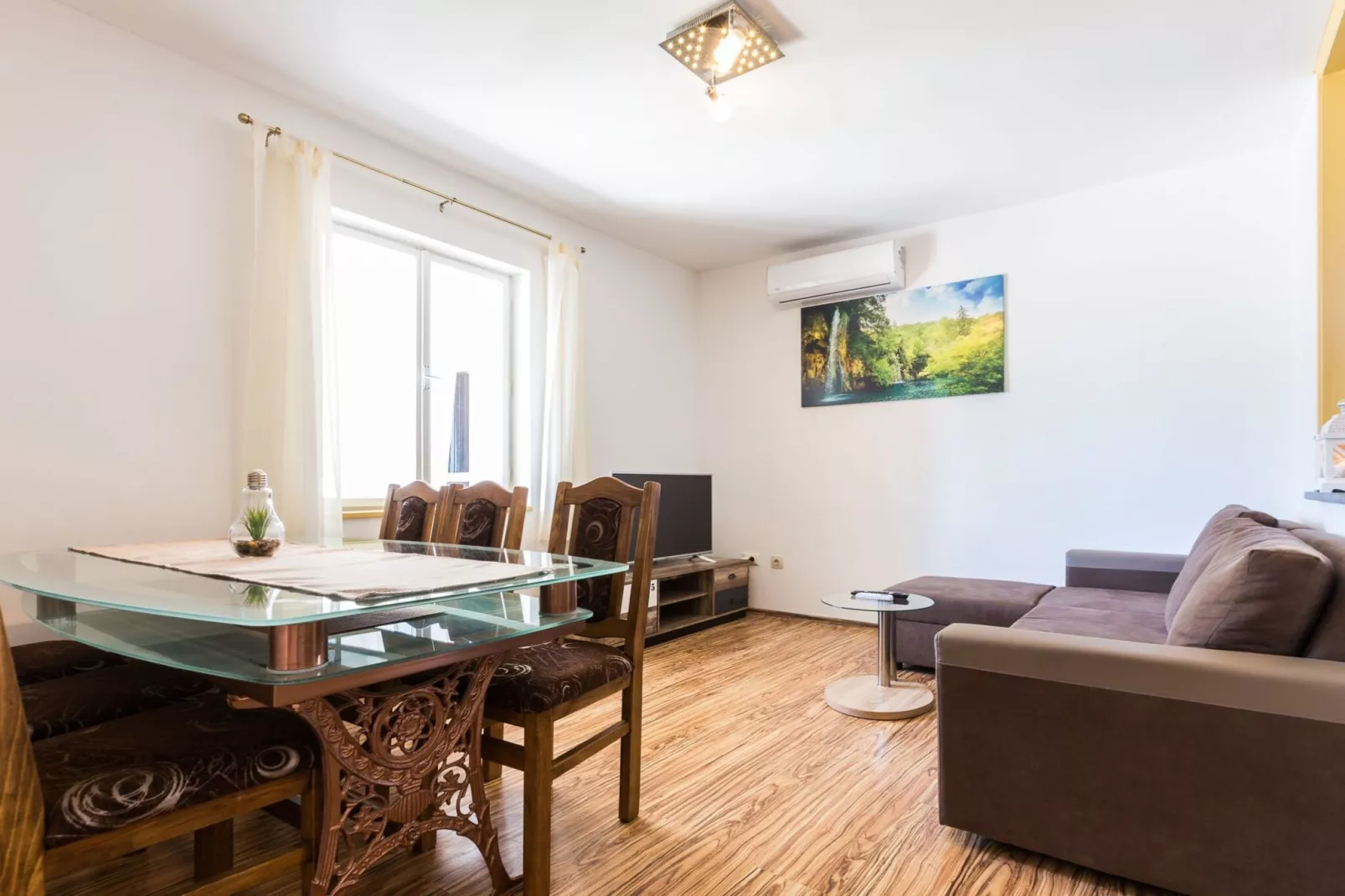 Charming and Comfortable Rooms Zadar City - Classic Double Room-Living room