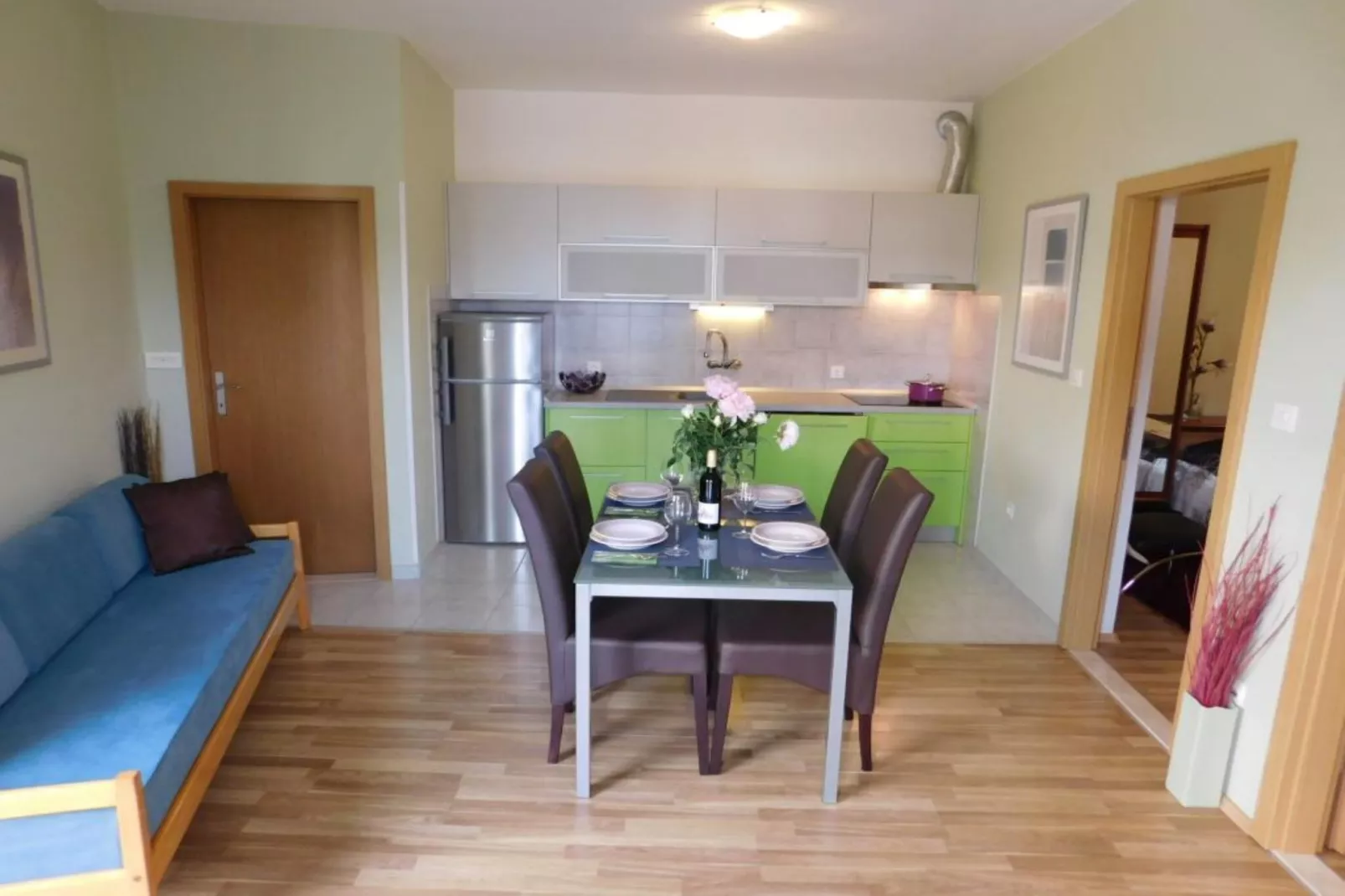 Apartments Roščić - Two Bedroom Apartment with Balcony-Wohnzimmer
