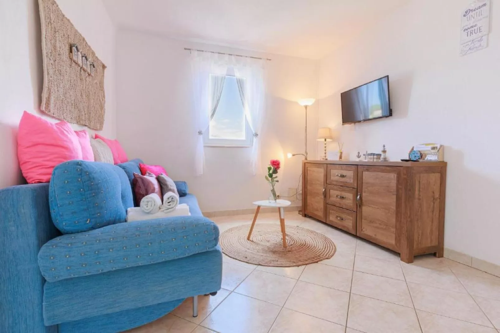 Lumbarda Resort Apartments -Comfort One Bedroom Apartment  E8-Wohnzimmer