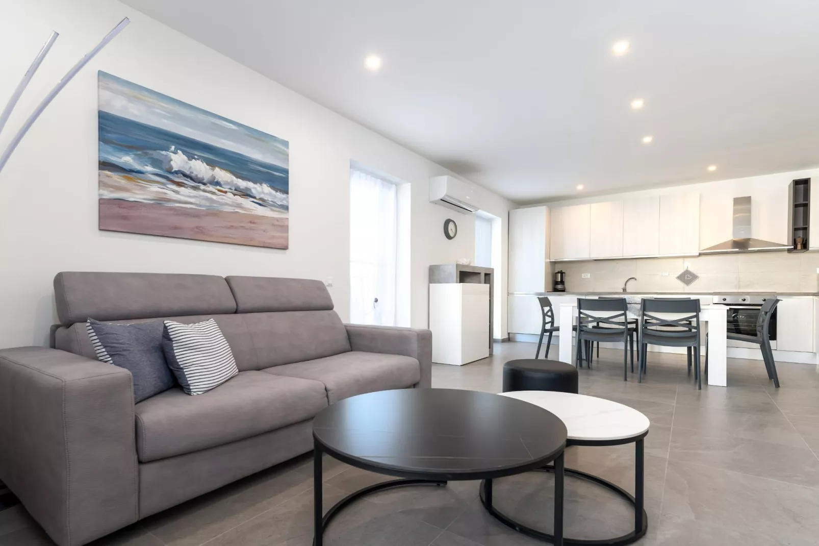 Apartment Baricevic - Two Bedroom Apartment with Balcony-Wohnzimmer