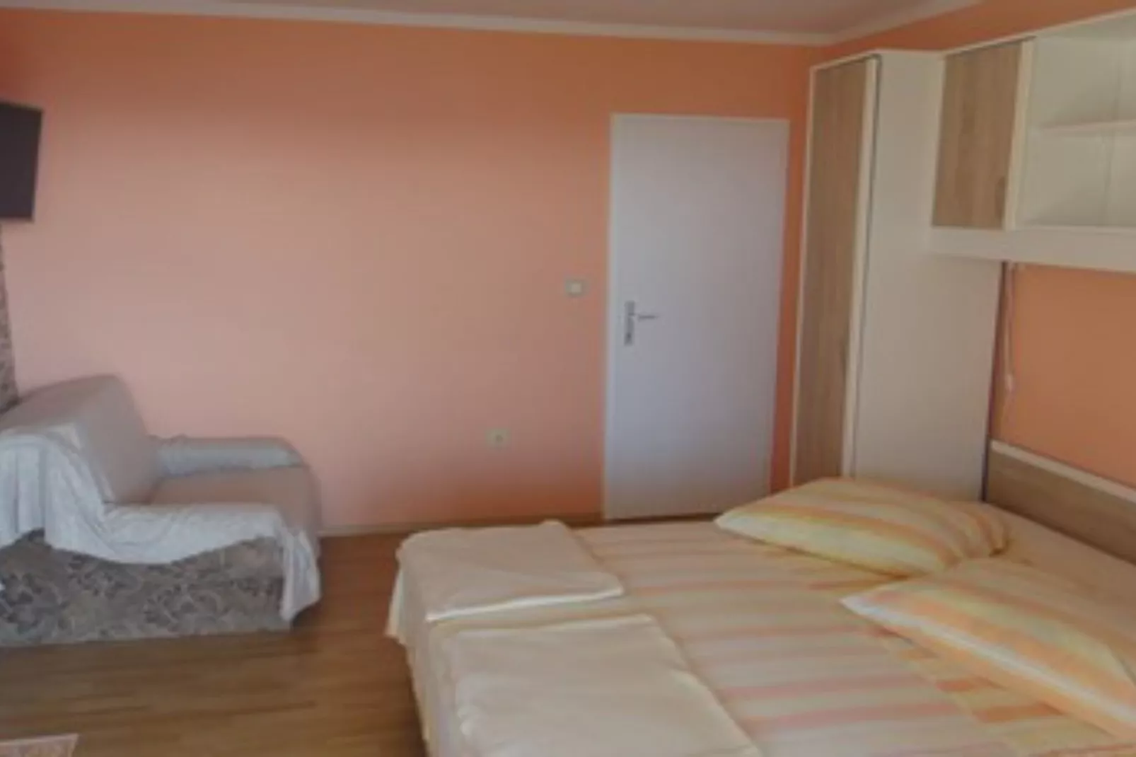 Seafront Apartments Pretner - Comfort Studio Apartment with Balcony and Sea View-Bedroom
