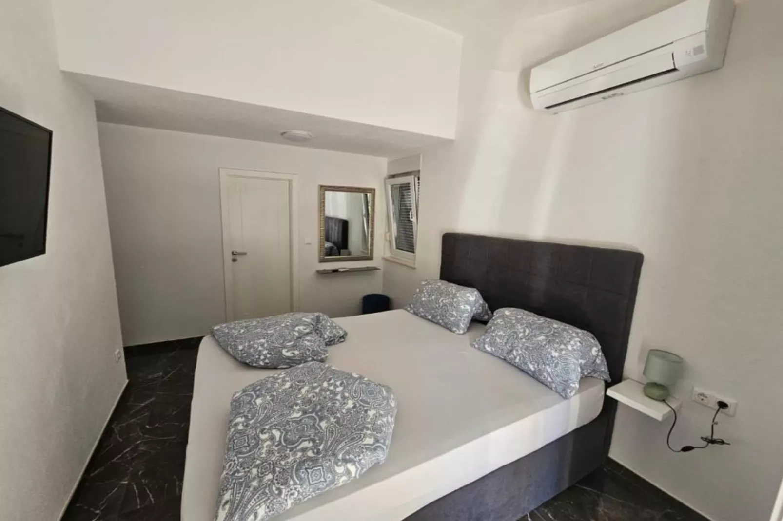Spacious Villa With Outdoor Swimming Pool in Trogir - Three Bedroom Apartment