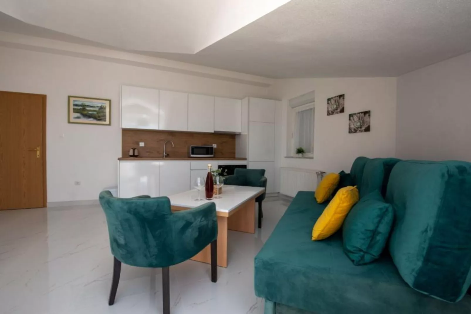 Villa Tomi - Double Room With Sea View (3)-Living room