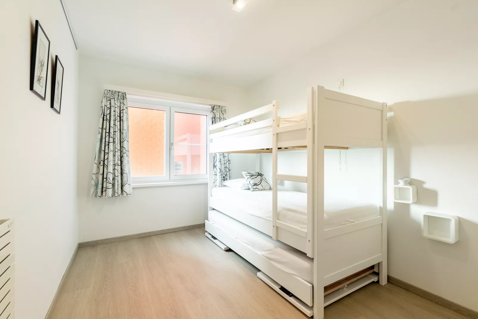 STRAND 8A-Bedroom