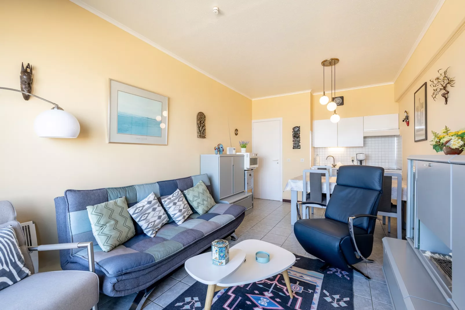 MALIBU BEACH III 7C-Living room