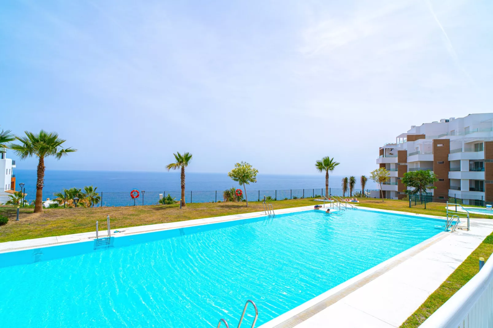 Luxury Living Isea 3114 by Casasol-Swimming pool