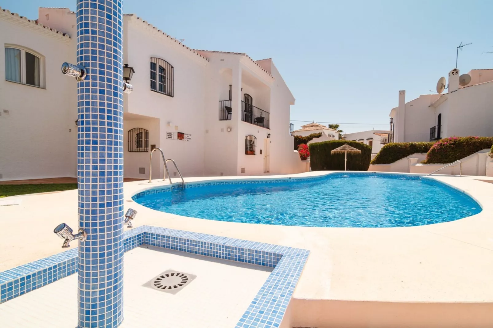 Los Pinos 23 Villas by Casasol-Schwimmbad