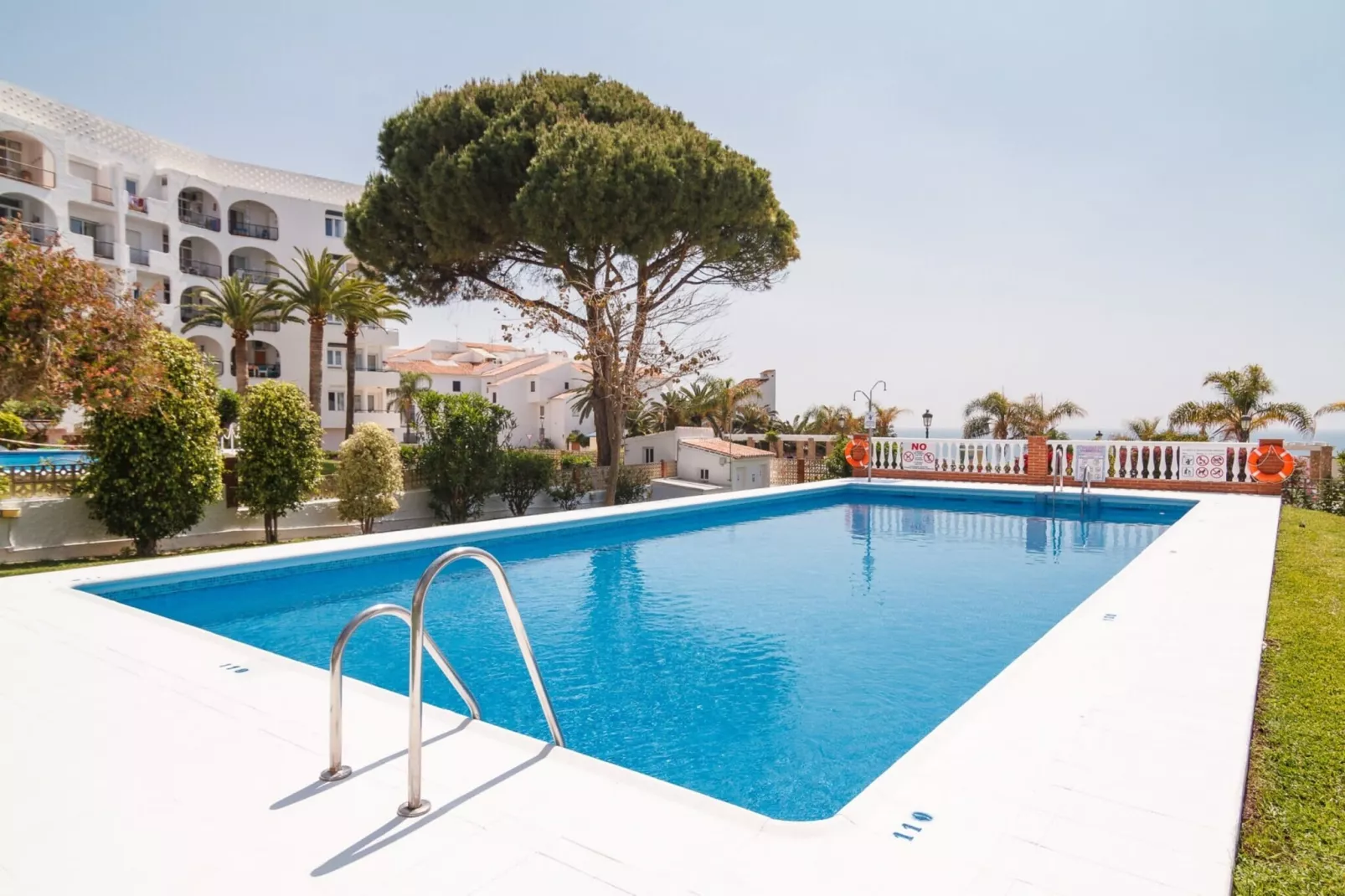 Carabeo 45 Studio by Casasol-Swimming pool