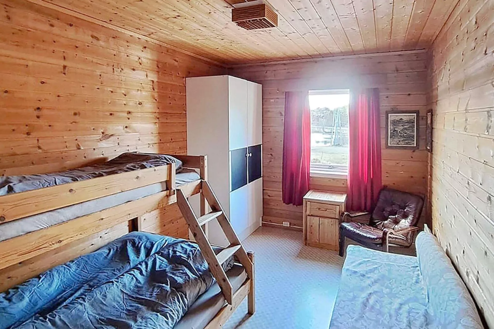LYNGHEIM-Indoor