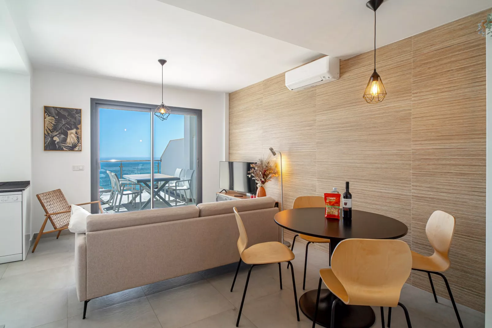 Terrazas de Ladera Duplex 9 by Casasol-Wohnzimmer