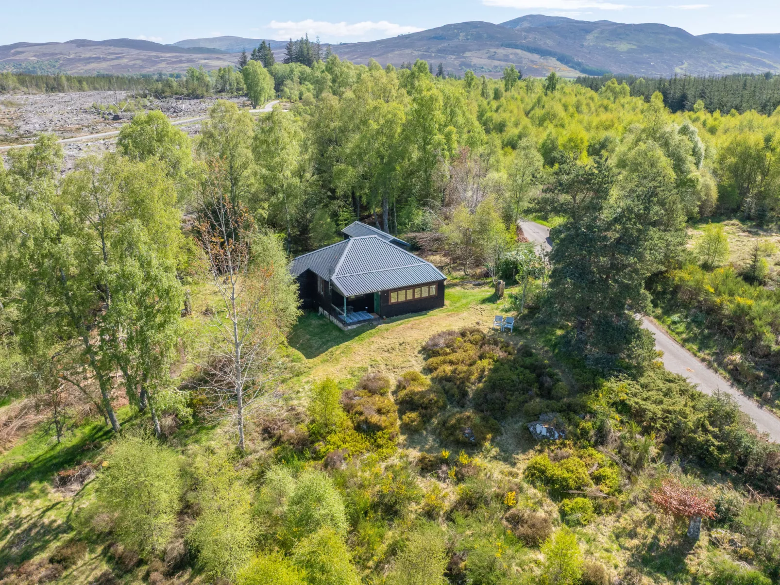 Rowan Chalet-Outside
