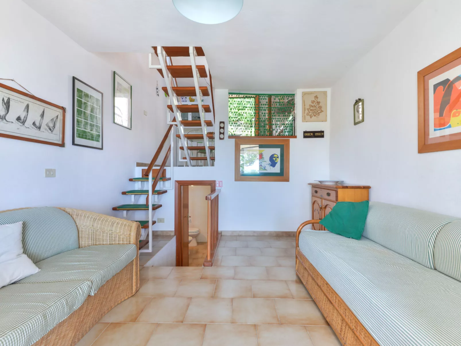 Sunny House-Dedans