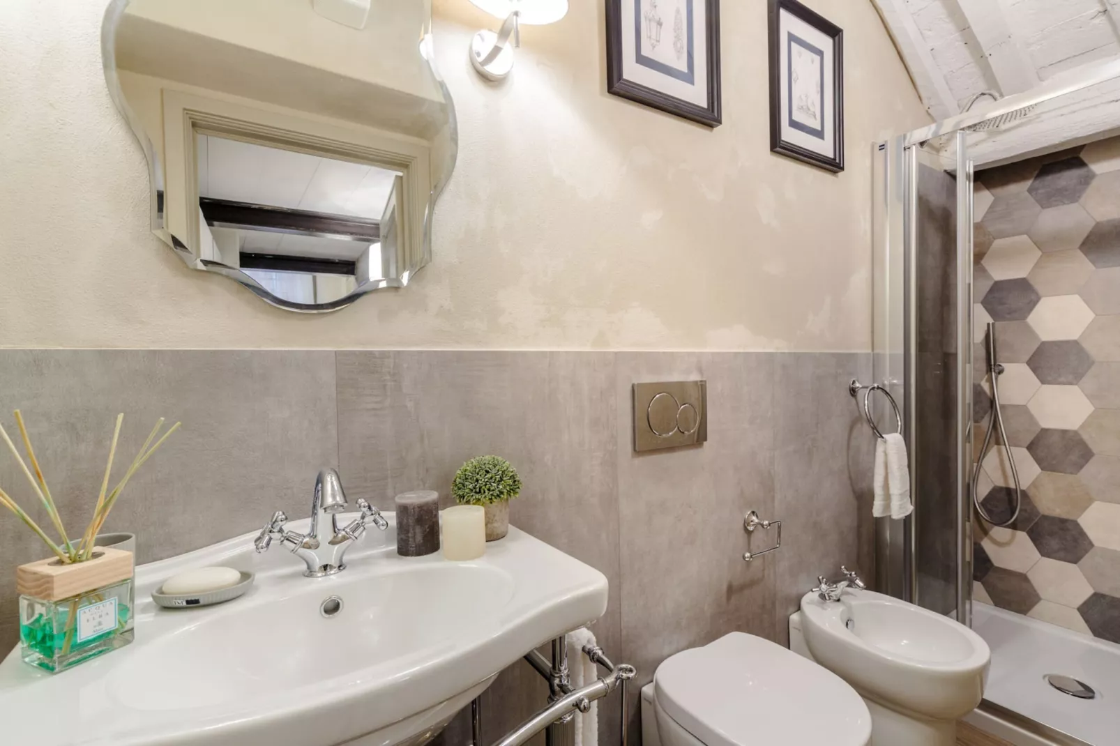 Paolo Guinigi Apartment Suite-Non tagué