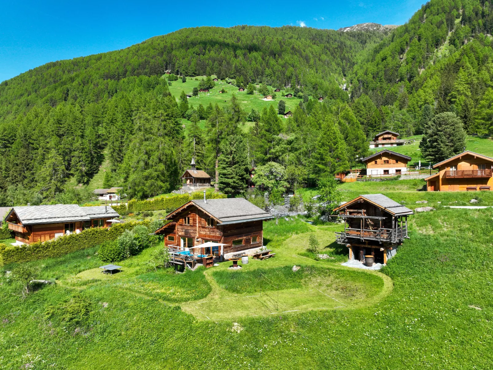 Chalet Gaea-Outside