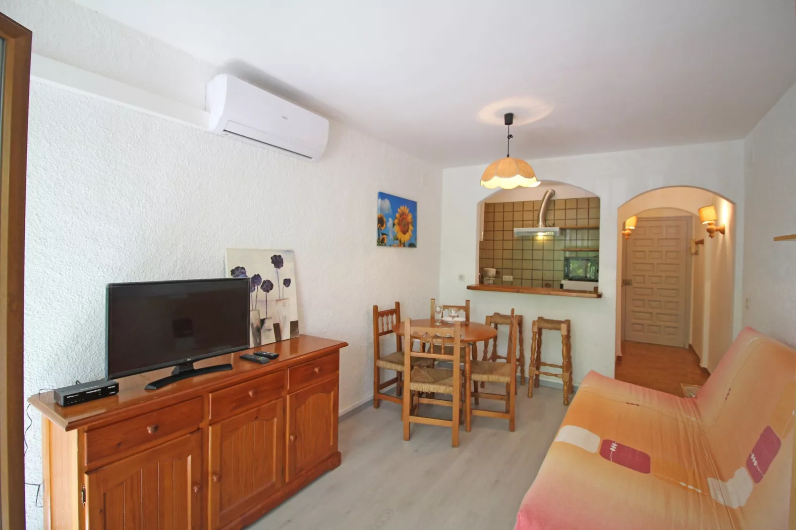 0167-POBLAT TIPIC 3 R 2ºB-Wohnzimmer