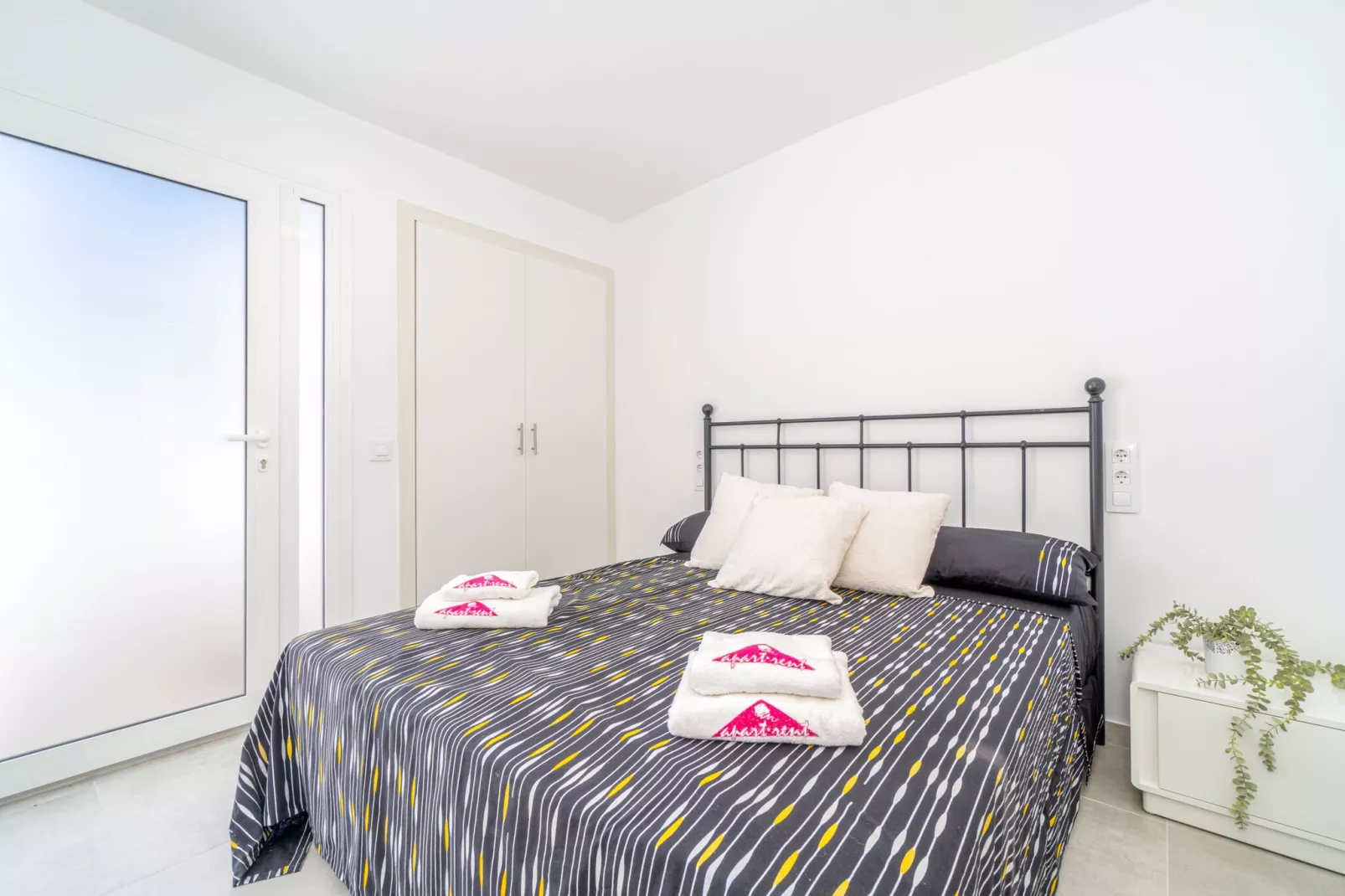 0100-LLOBREGAT 25 B