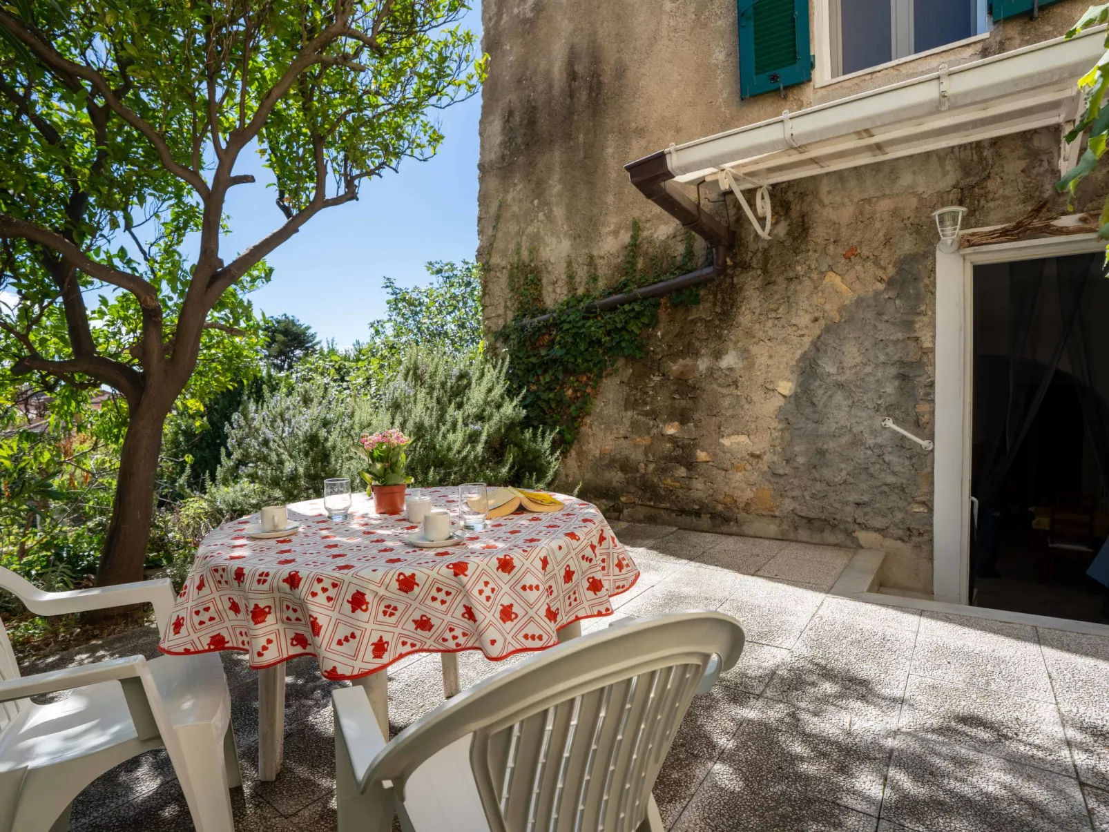 Gartenwohnung-Outside