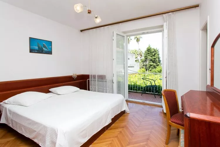 Guest House Zec -  Double or Twin Room with Balcony and Sea View-2-Chambre