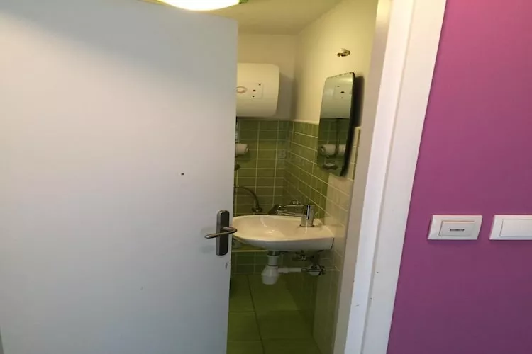 Apartments Elena (ST) - Duplex Studio Apartment (Purple)-Bathroom