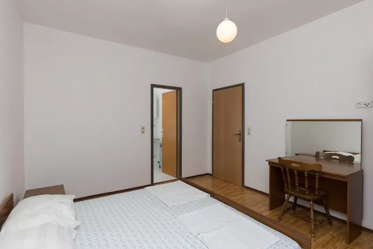Rooms Villa Bašica - Standard Double Room with Forest View (Soba 5)-Bedroom