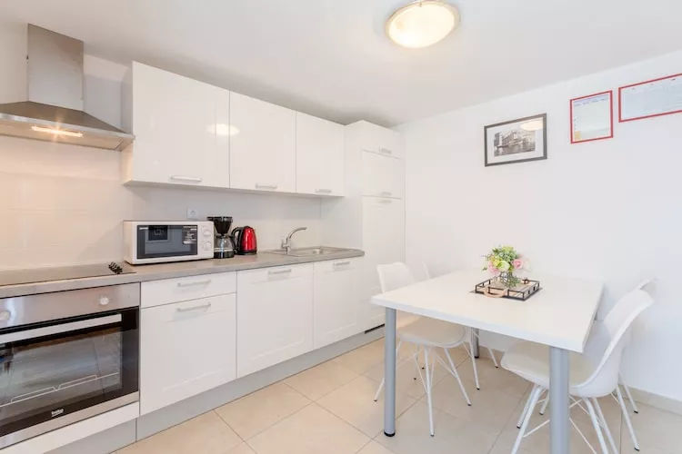 Apartment KLM - Two Bedroom Apartment-Kitchen
