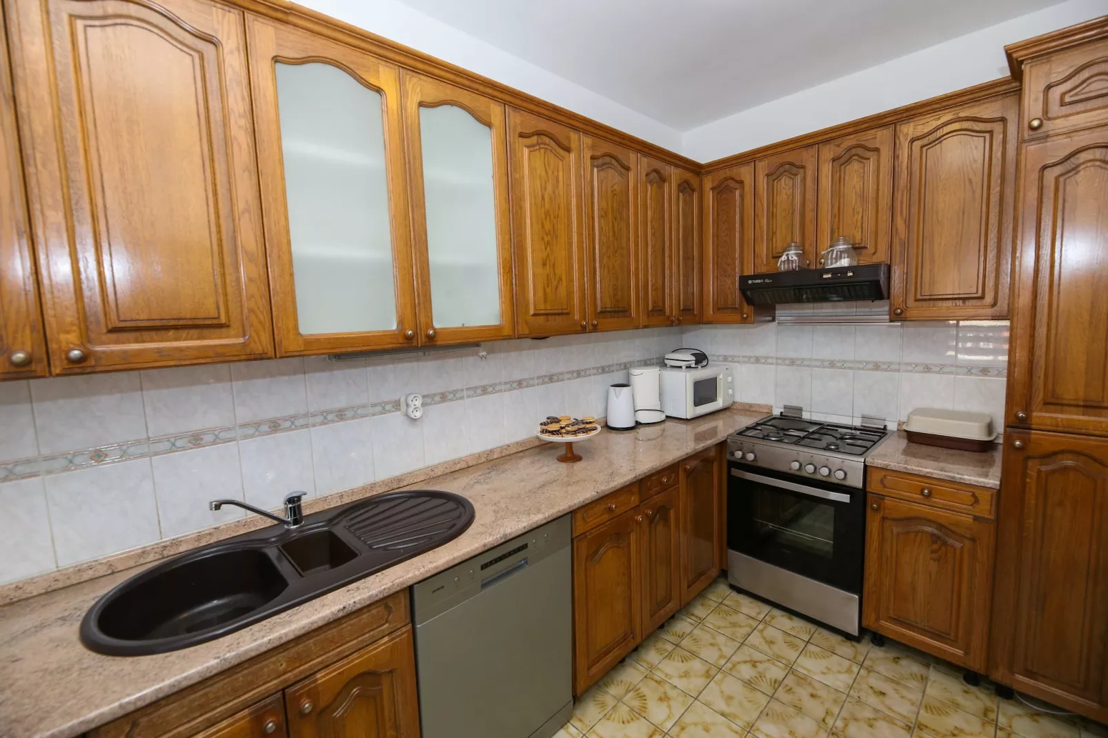 Apartment Kosor - Three Bedroom Apartment with Terrace and Sea view-Kitchen