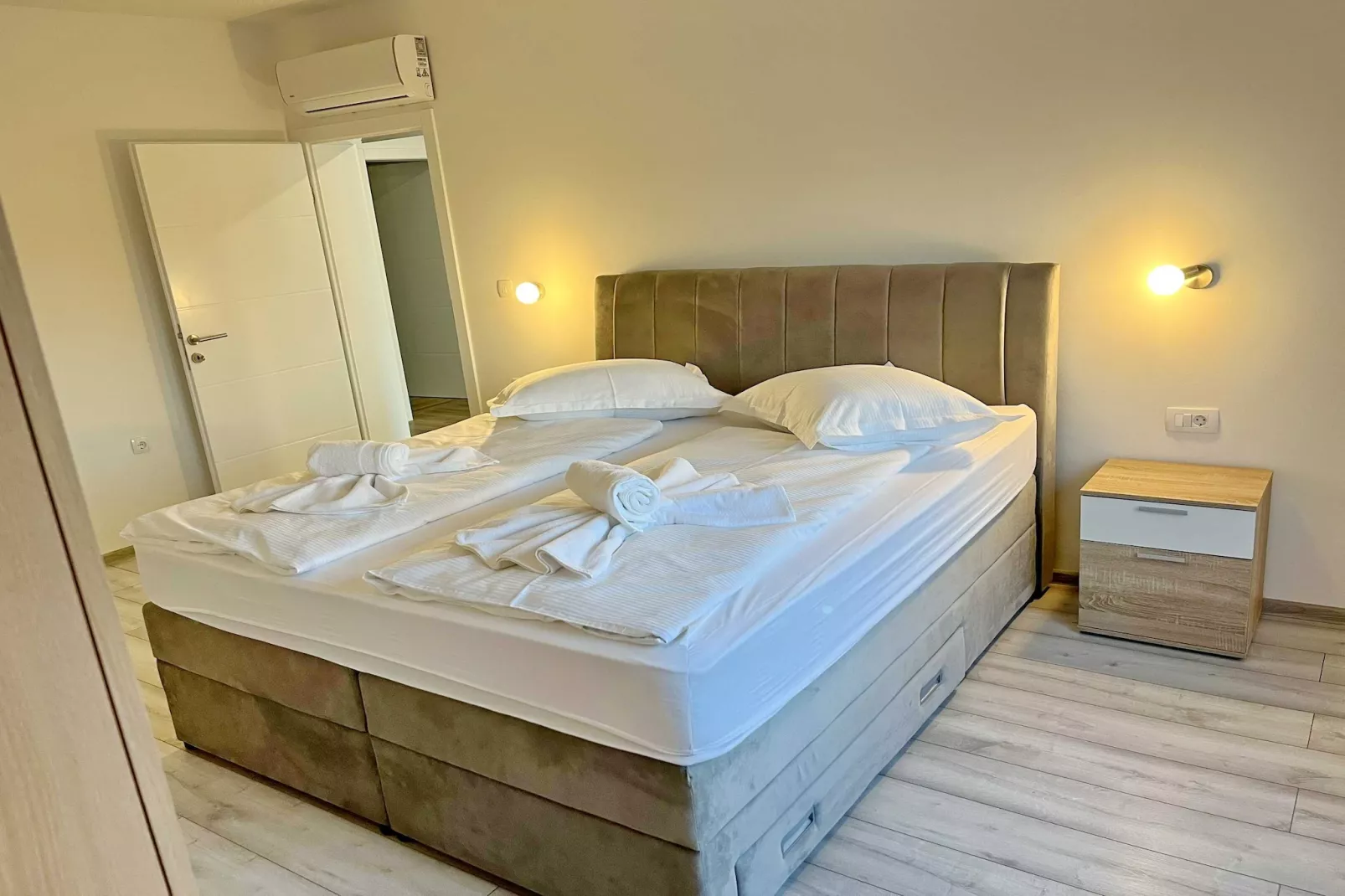 Villa Zuzul - Four Bedroom Villa with Swimming Pool