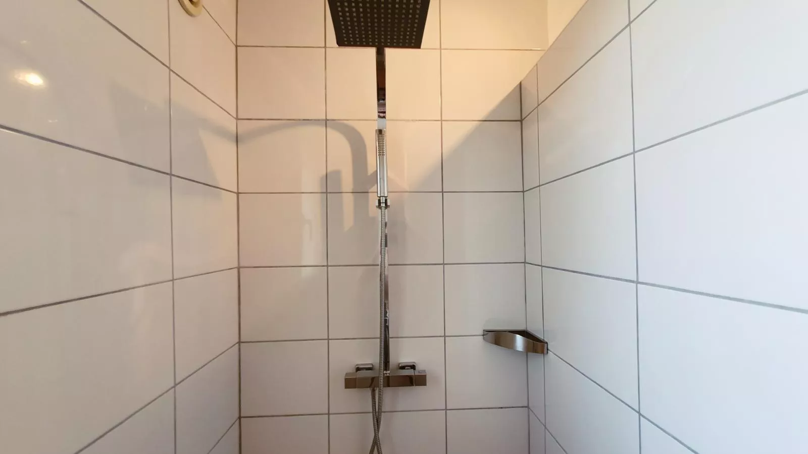 Roco Aigle-Bathroom
