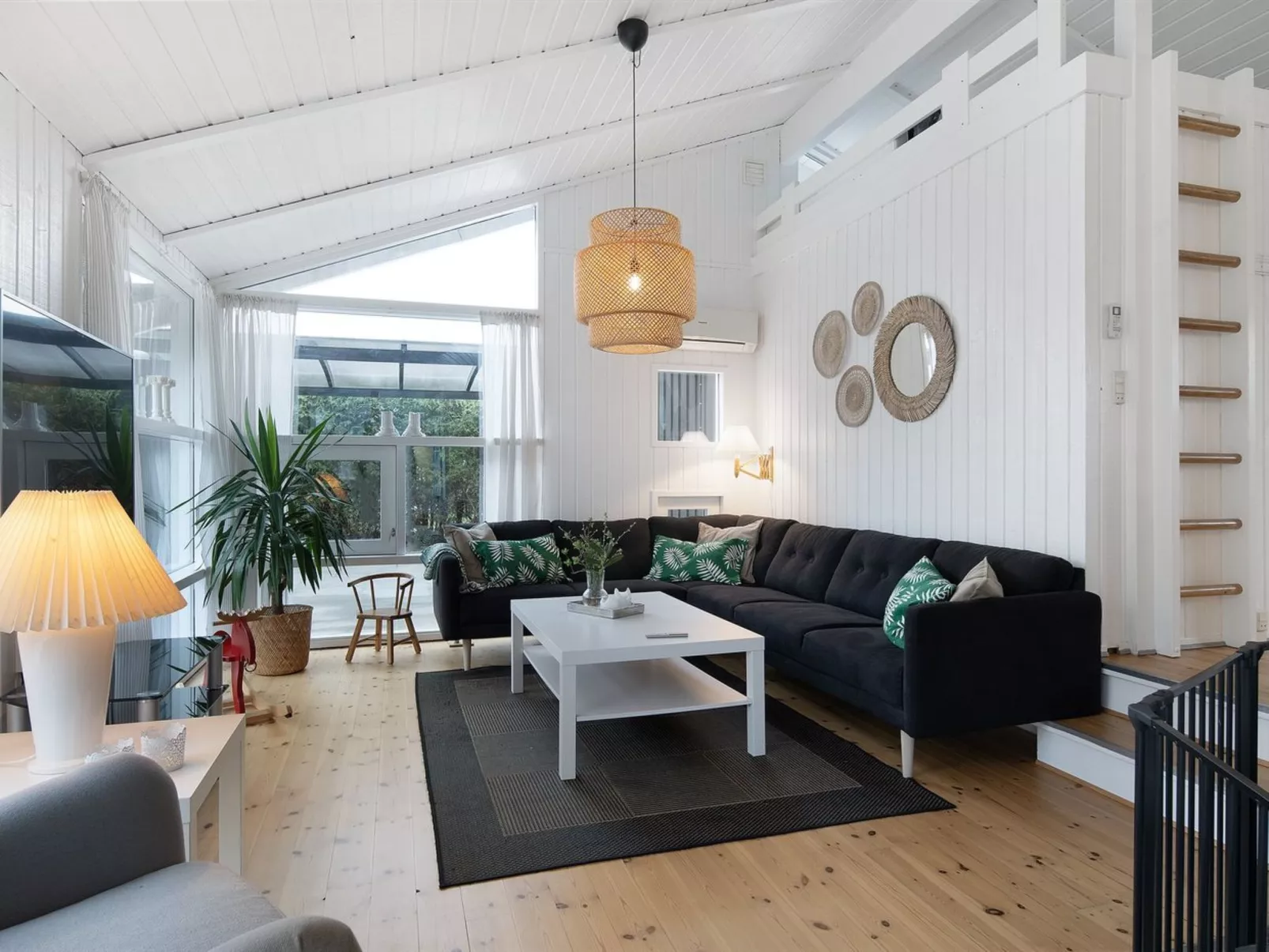 "Ellie" - 700m from the sea-Inside