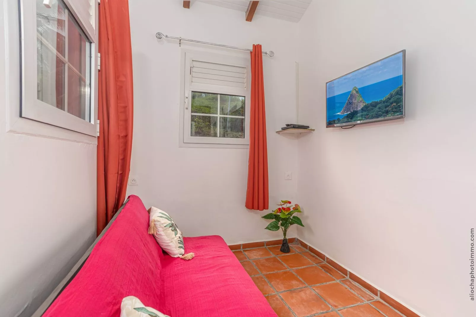 Bungalow avec piscine au cœur de la campagne Vert - Living room